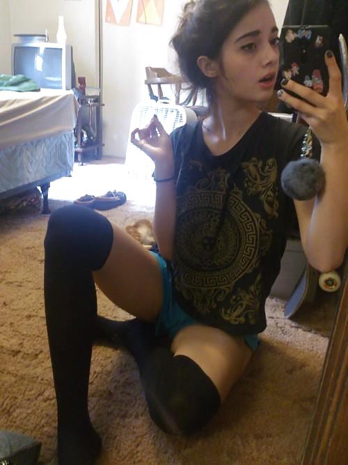 Sweet teen daughter nudie selfshots adult photos