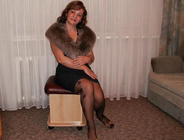 Moms in pantyhose adult photos