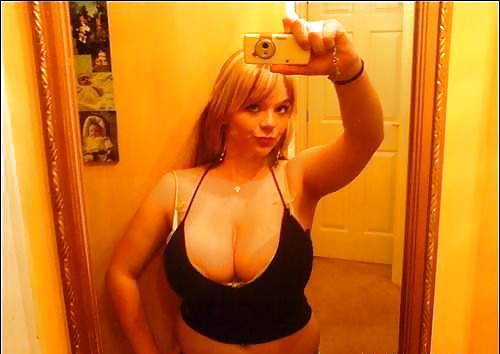 It's Busty lil Vicki Again adult photos