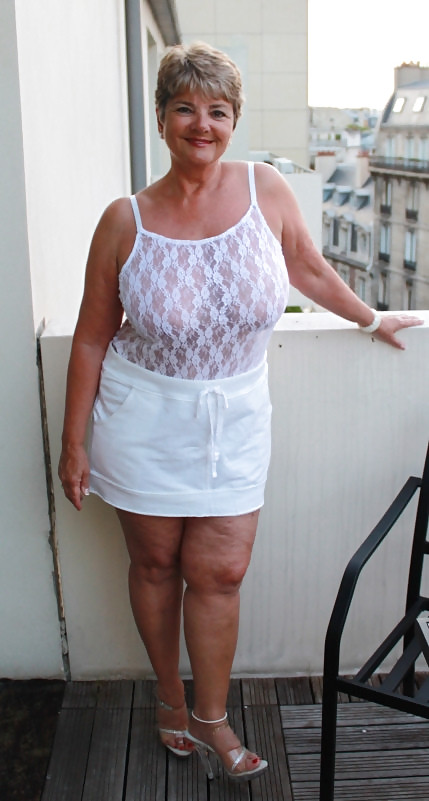 Braless 106. adult photos