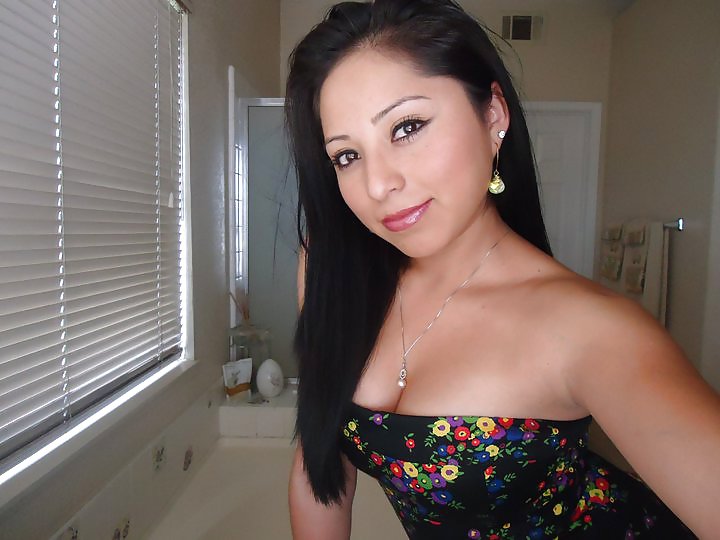 abigail puta  for cum   4 adult photos