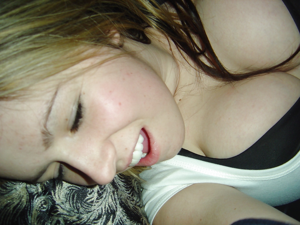 Pretty Amateur Blonde 18 adult photos