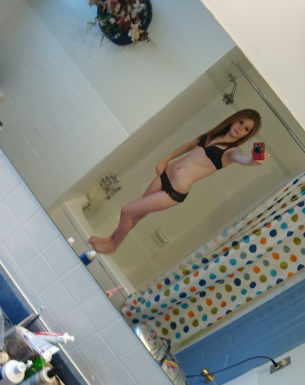 Petite redhead Joyce adult photos