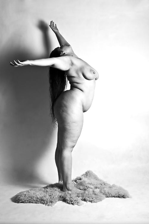 Nude Full Figure Mama.