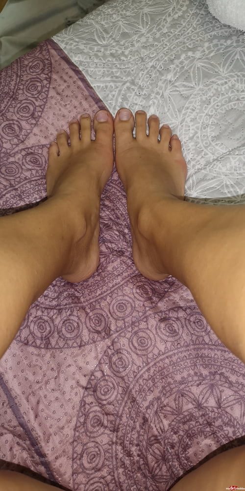 gf feet adult photos