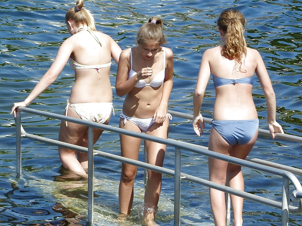 Nice Amatuer Girls Beached 2 adult photos