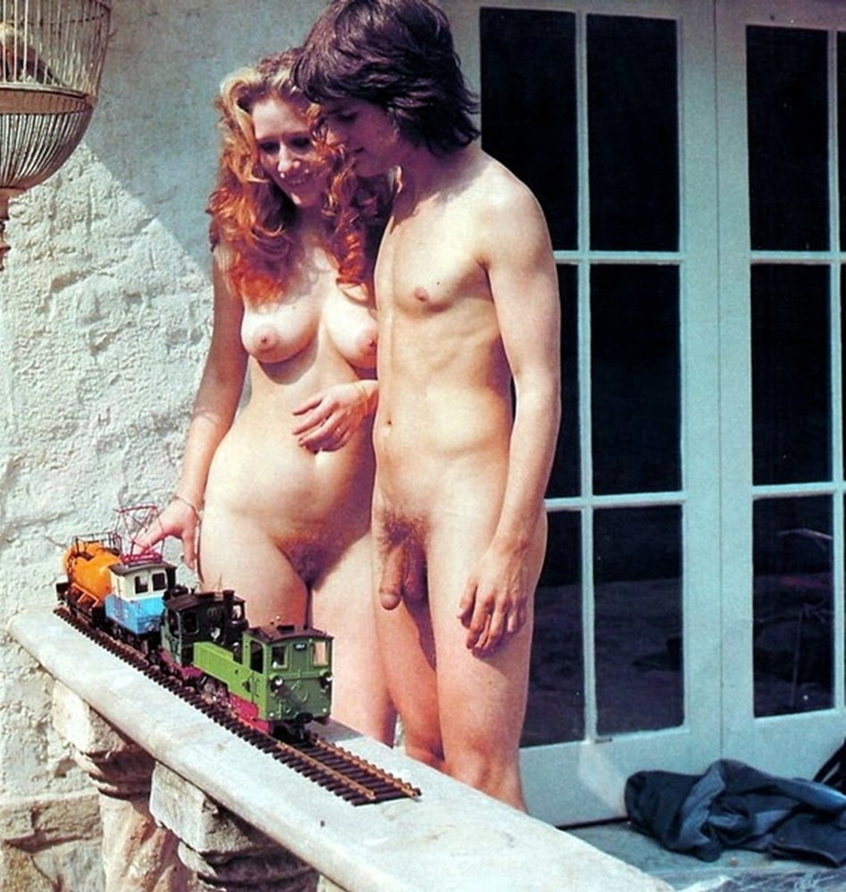 Nudist couple 2 - 23 Photos 
