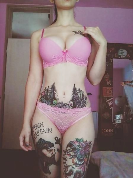 Sexy girls who like ink adult photos