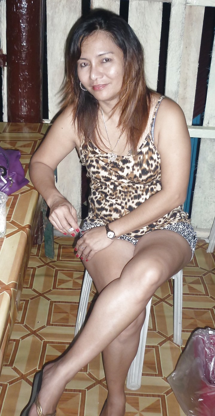 Tez - Horny Filipina MILF adult photos