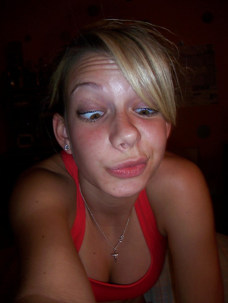 Pretty Amateur Allie adult photos