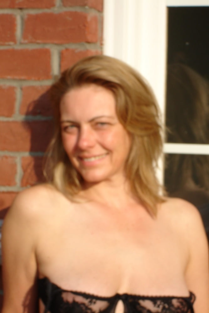 Natacha Cone Naked On Her North Carolina Front Porch 16 Pics Xhamster 6607