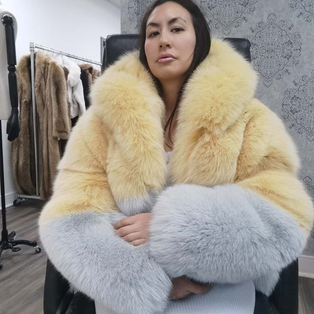 Woman in fur coat 28 - 251 Photos 