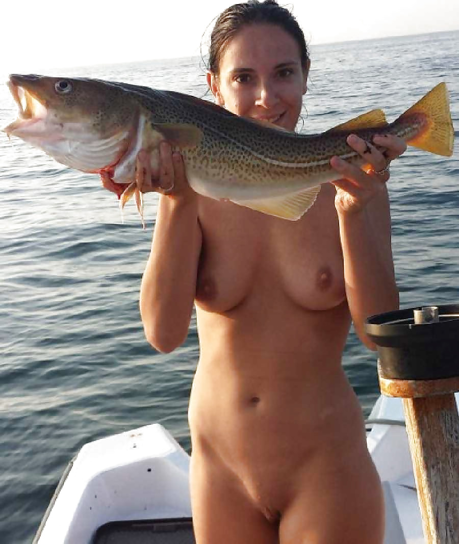 Sporty Blonde Fishing Naked Russian Sexy Girls