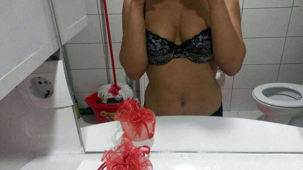 Turkish Liseli Manisali Cemre Kucucuk Memeleri Var Abileri adult photos