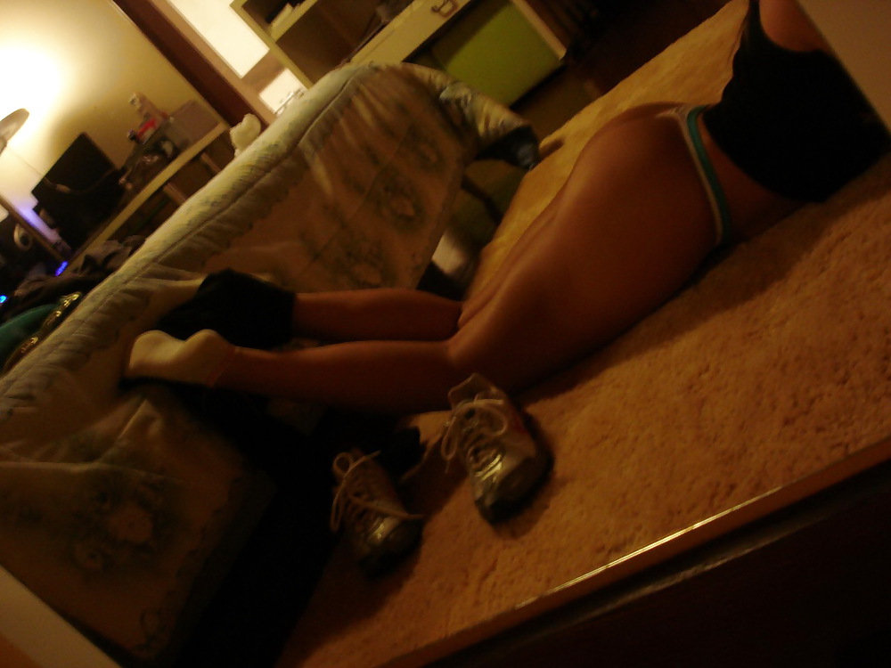 Teen's Ass to die for self-shots(Complete collection) adult photos