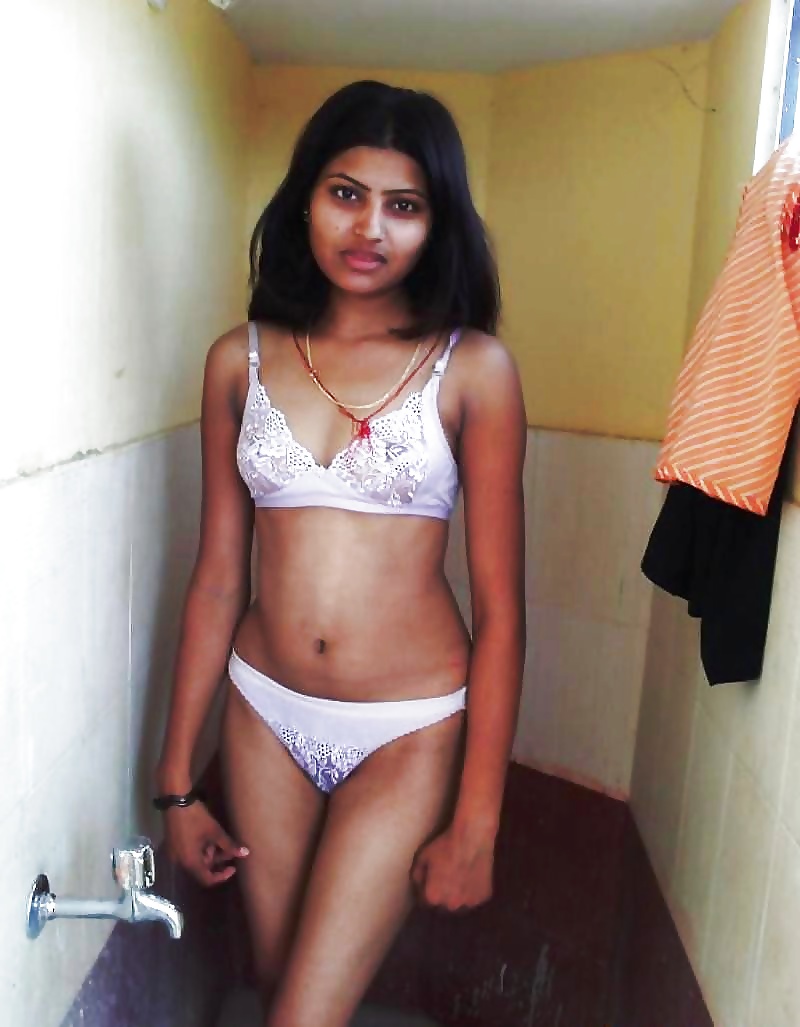 INDIAN FUCKING BITCH adult photos