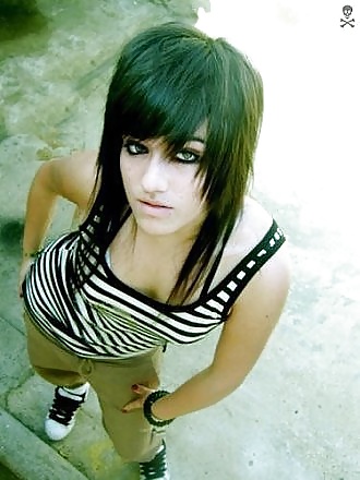 emo sluts (18+) adult photos