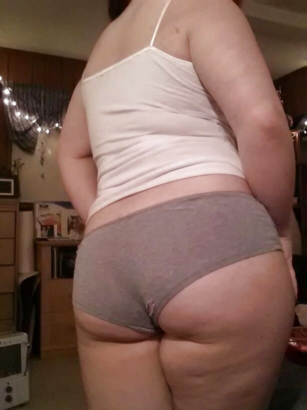 Teen PAWG Showing Off!! adult photos