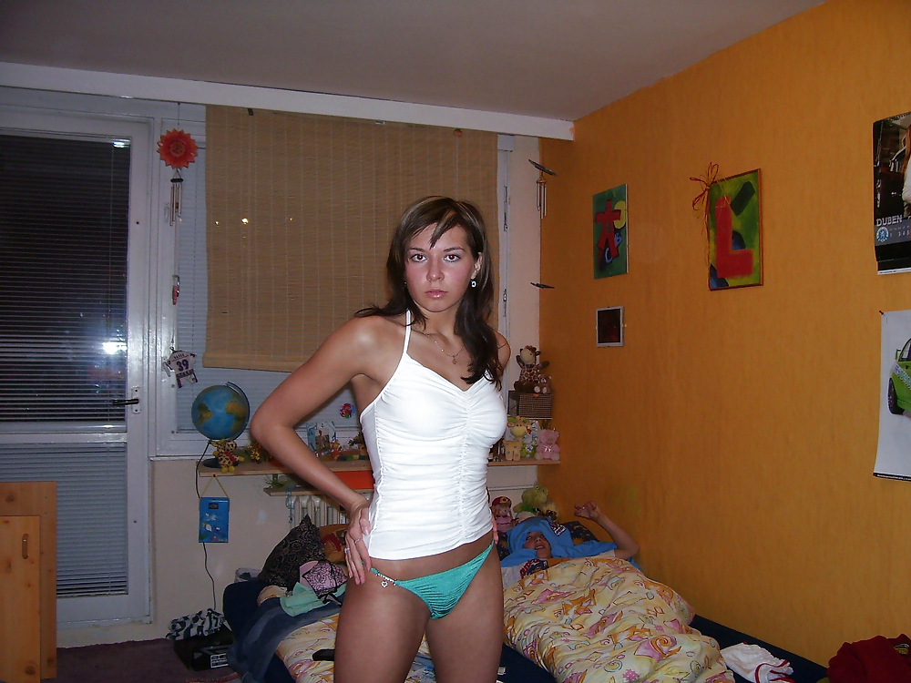 Bilder eines heissen Teens ins Netz gestellt adult photos