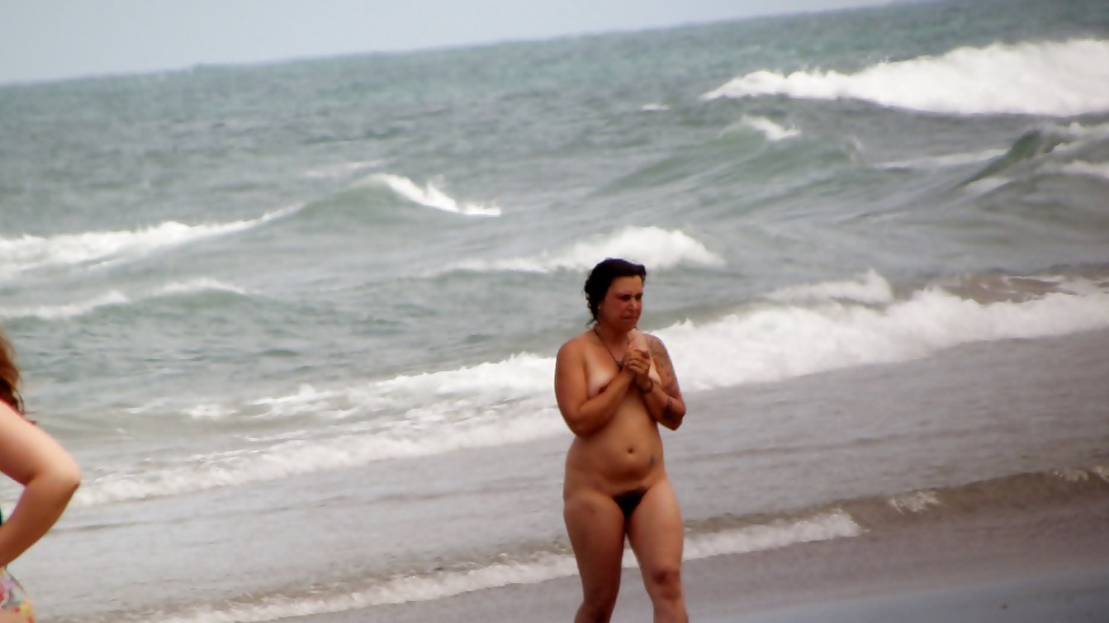 Nude Girls on a Nudist Beach. adult photos