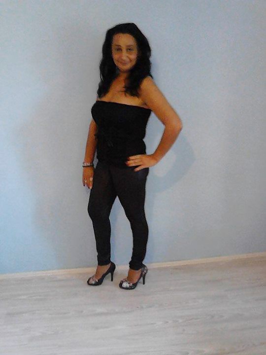 MILF Dukica Ciganka adult photos