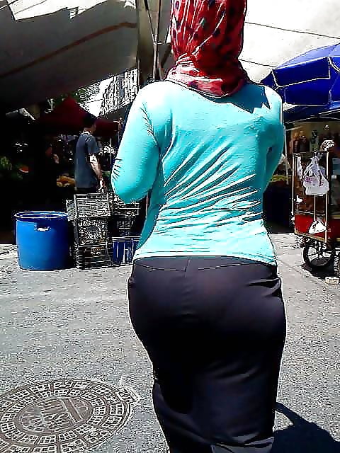 Turkish Candid Hijab Butt adult photos