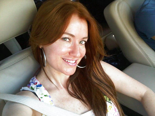 Turkish Crayz Pop Singer Hilal Cebeci adult photos