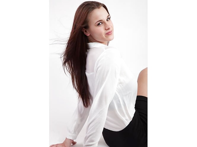 Jaqueline 18 Years old Girl adult photos