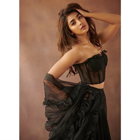 pooja hegde recent photoshoot pictures         