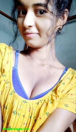 Sexy desi Figure Girl Showing Cute And Tite Boobs