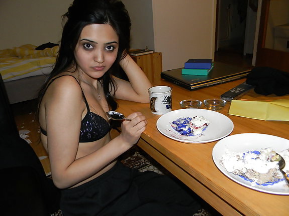 AFGHANI HIJABI DESI BABE ARAB adult photos