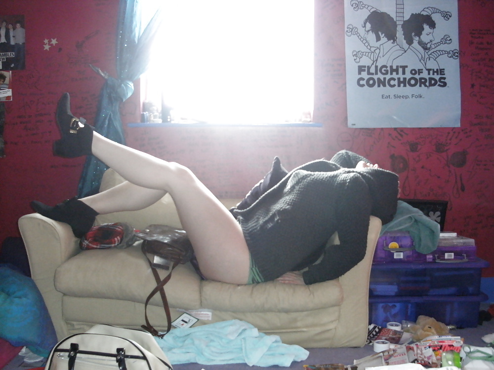 Emily (885) adult photos