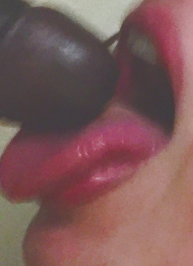 Sucking Sugar's Hard Cock adult photos