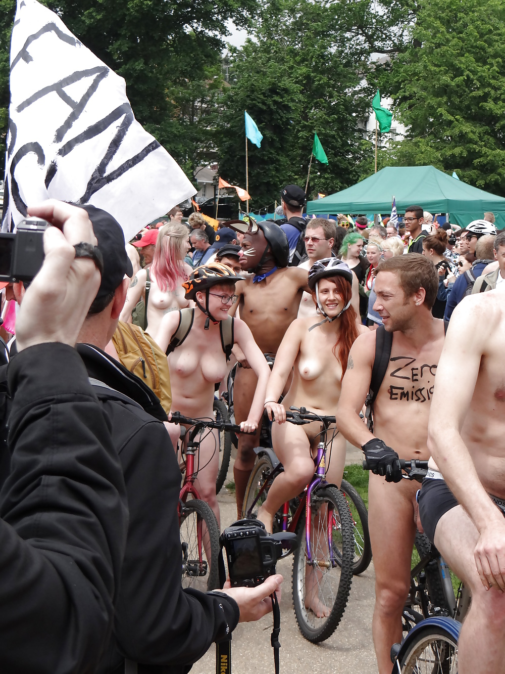 Public Sluts (915) adult photos