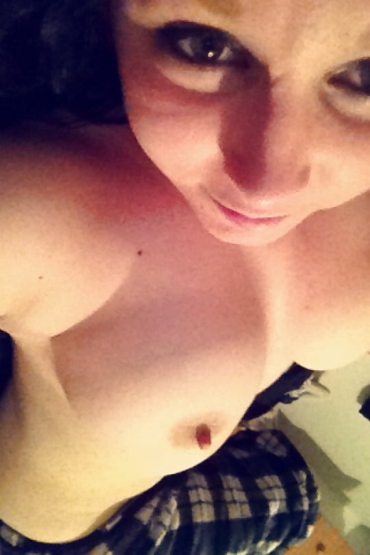 BIG TITS  SMALL TITS TWO SELFIE BABES (SG) adult photos