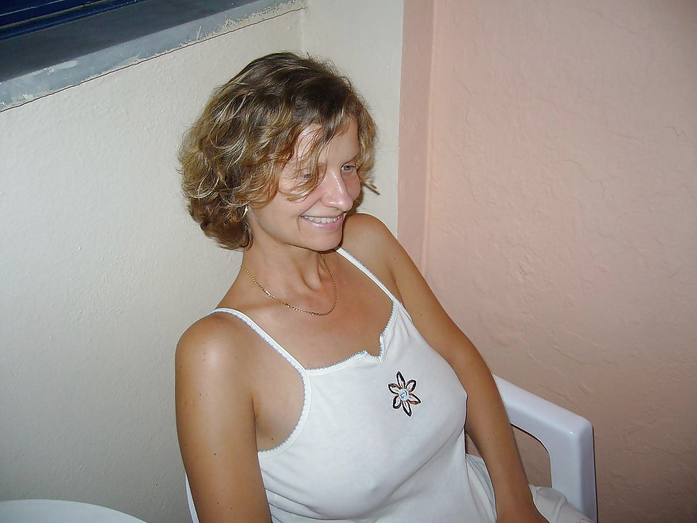 Tutti Fruti adult photos