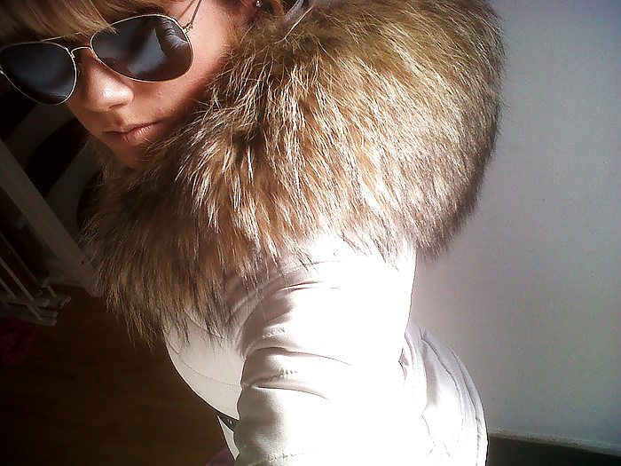 Girls in Fur Collar adult photos