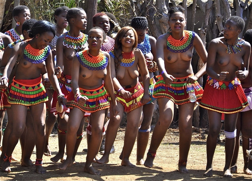 Nackt afrikaner Afrikanerinnen Nackt