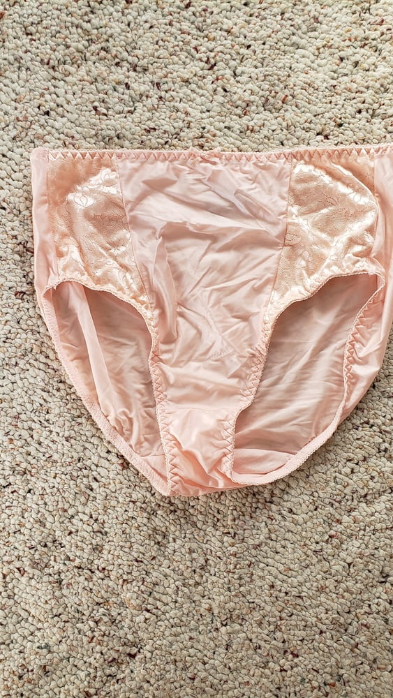 xHamster.comでWife's Newest Pink Panties-2画像をご覧ください！xHamster は無料のアダルト画像...