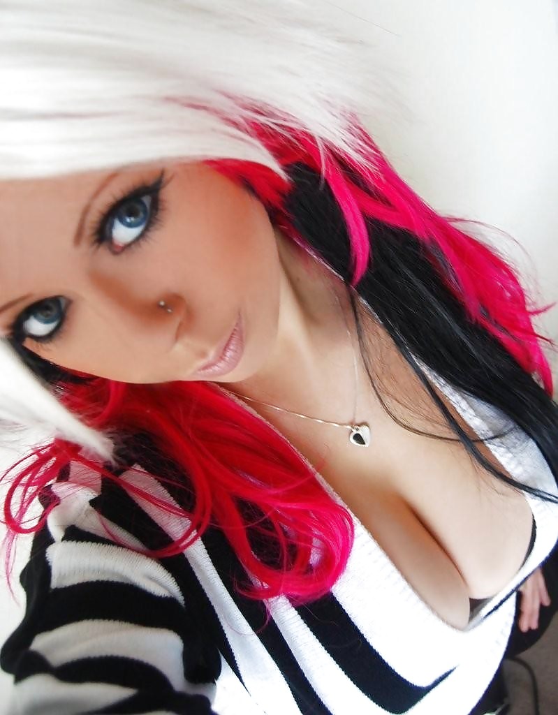 BIG BOOBIE BIMBOS adult photos