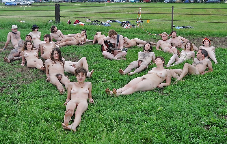 Nudist and Naturisten X adult photos