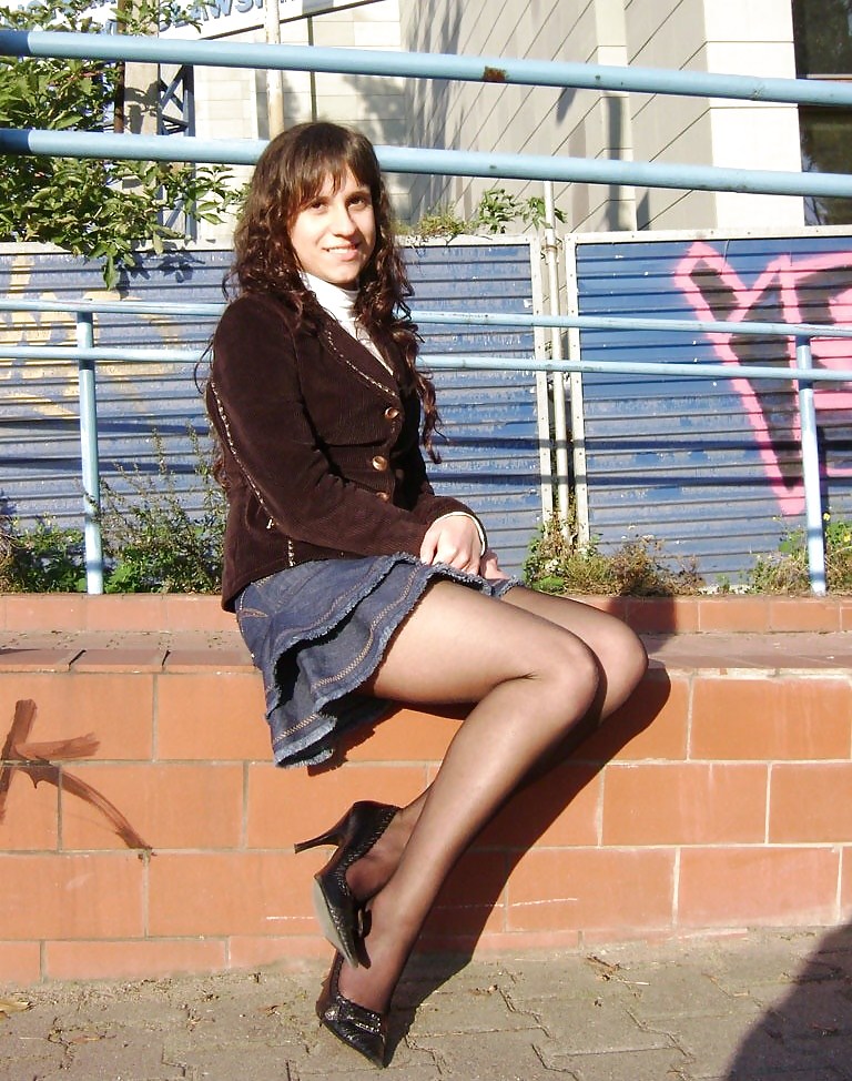 hotlegs-miniskirt babe61 adult photos