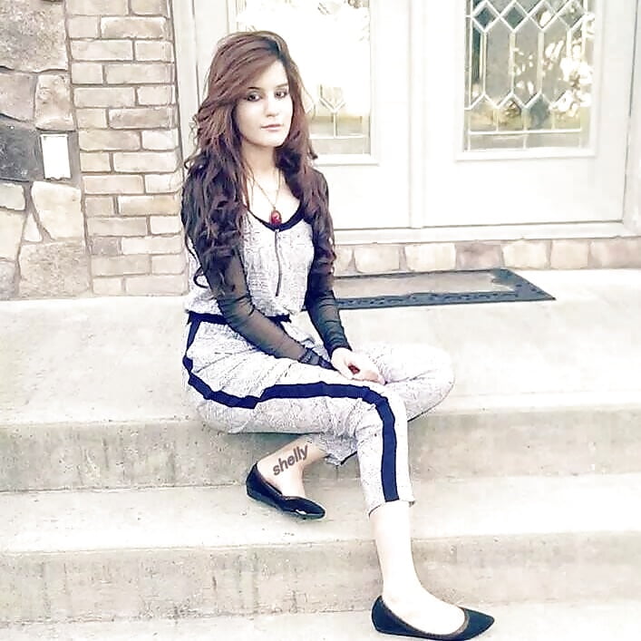 DESI INDIAN AUNTY adult photos