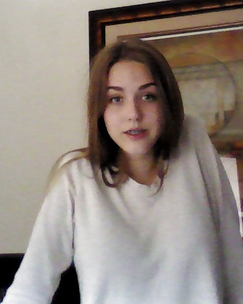 braces teen Bea with perfect tits adult photos
