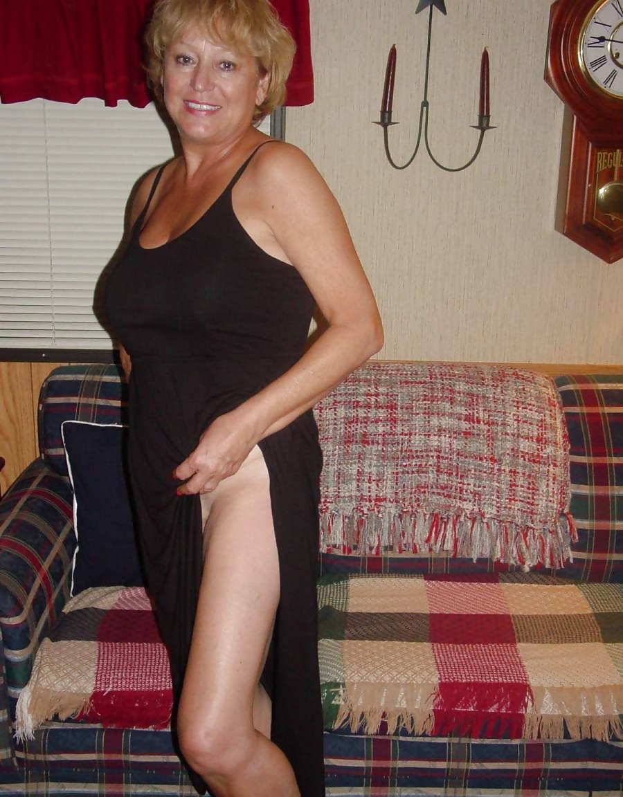 housewife posing sexy for her husband adult photos