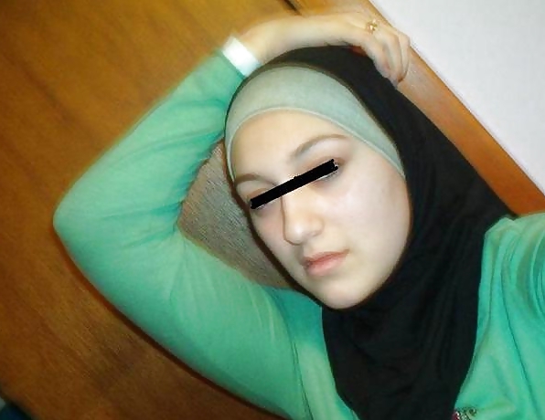 Non-porno Arab girl, with or without hijab  II adult photos