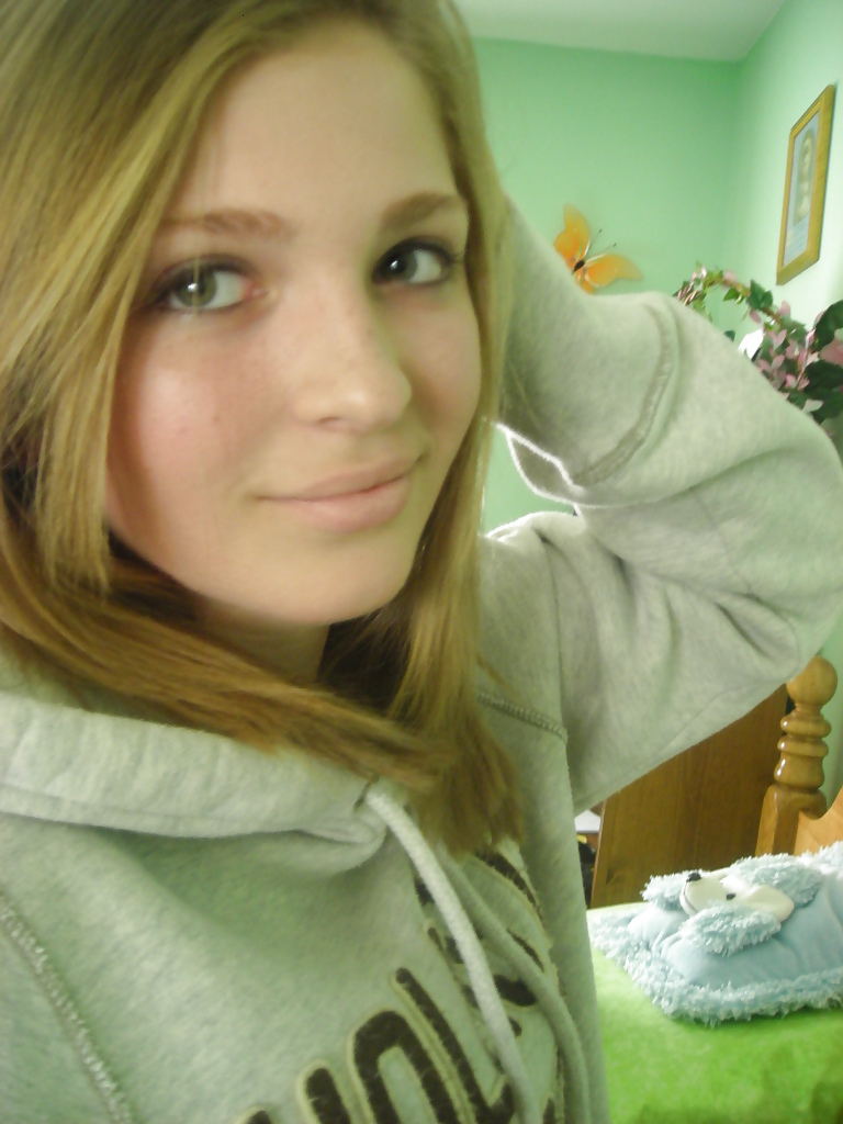 Teenage girl selfshot (Photo set) adult photos