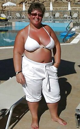 Swimsuits bikinis bras bbw mature dressed teen big huge - 28 adult photos