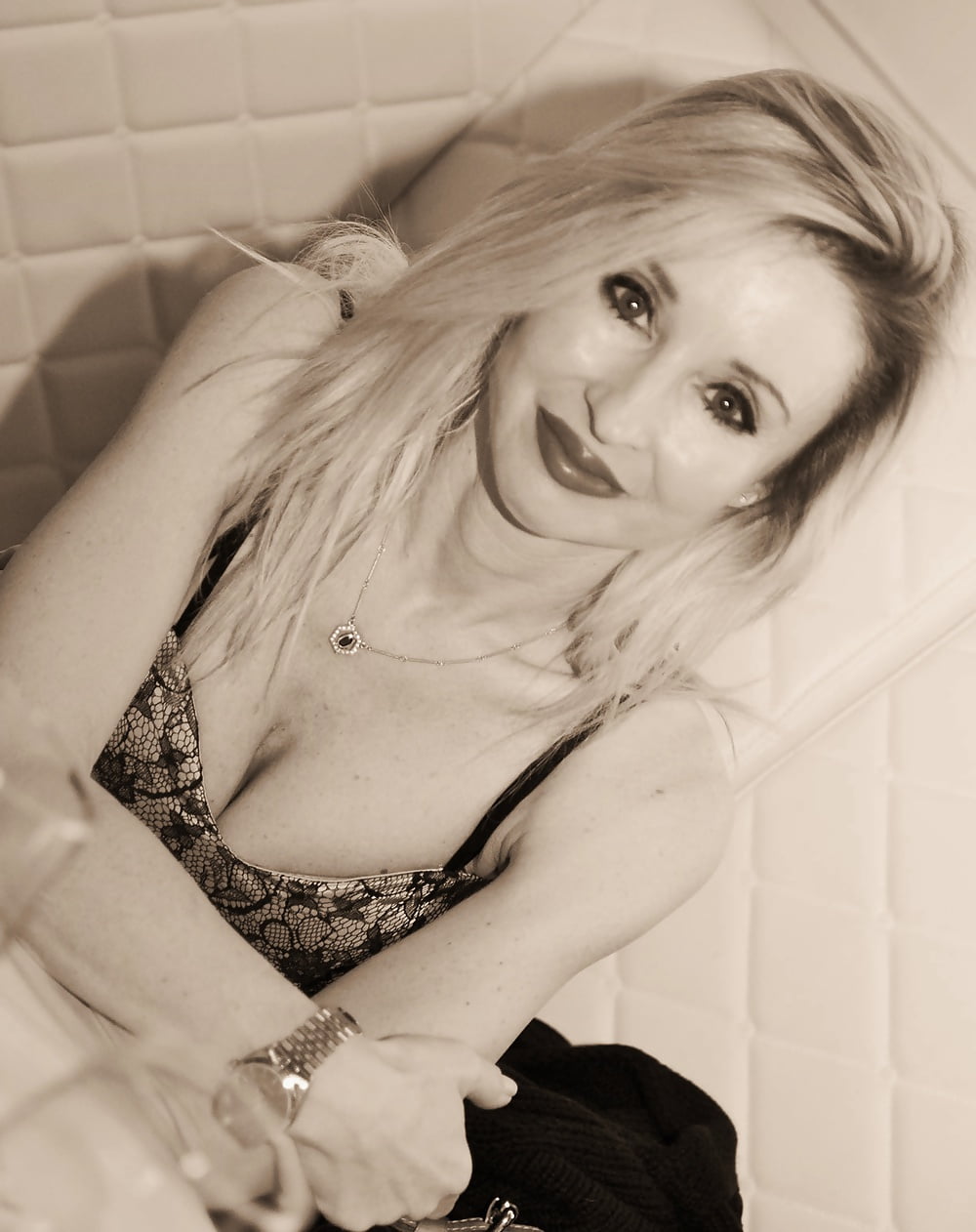 Private parties - mature women only (IV) adult photos