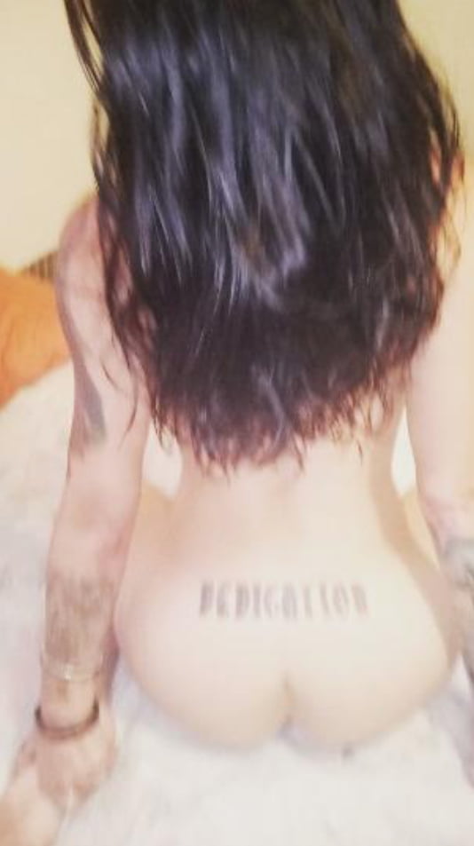 Another South Florida Tattoo Motel Whore - 5 Photos 
